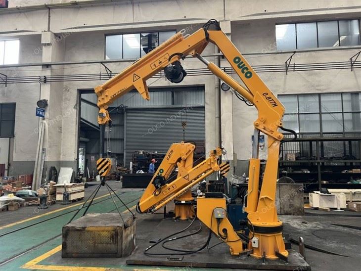 0. 8T7M Knuckle & Telescopic Boom Compact Crane